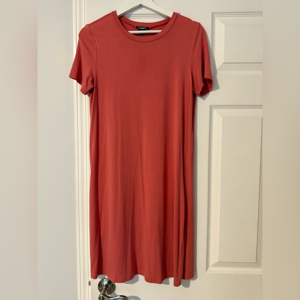 Express Coral T-Shirt Dress
